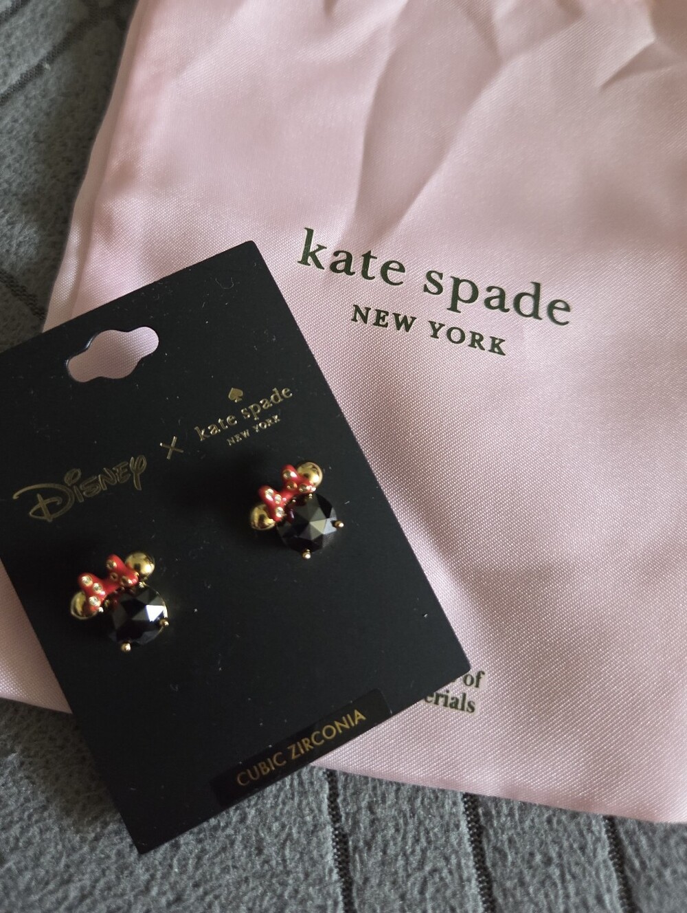 ❣️Disney X Kate Spade Minnie Mouse Stud Earrings❣️